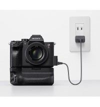 Sony Alpha 7R IV Full Frame Mirrorless Interchangeable Lens Camera w/High Resolution 61MP Sensor, up to 10FPS with Continuous AF/AE Tracking